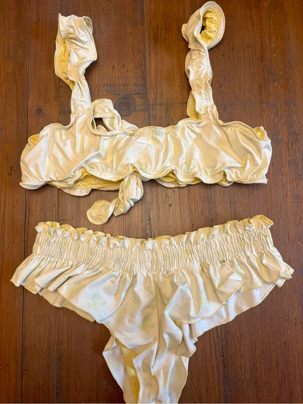 Frankie’s bikinis x Gigi HADID ruffle bikini set
